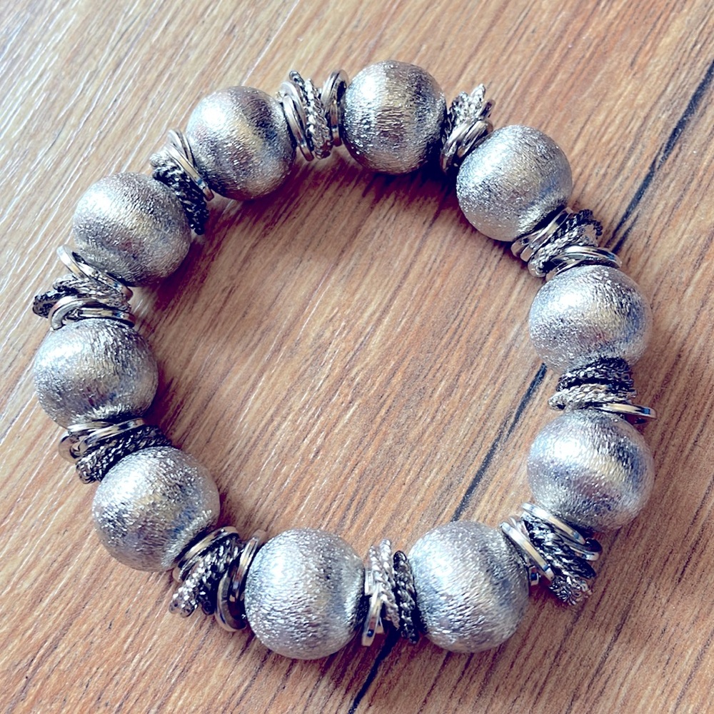 Bracelet stretch silver tone